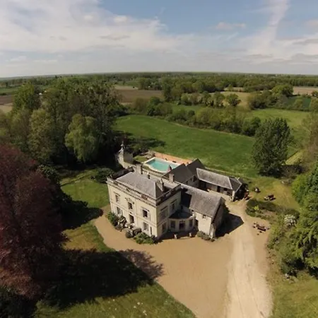 Les Longchamps Bed & Breakfast Neuillé
