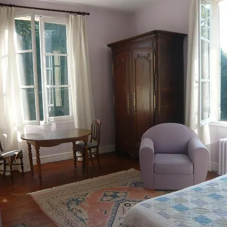 Les Longchamps Bed & Breakfast Neuillé