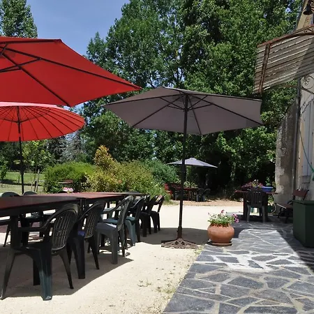 Les Longchamps Bed & Breakfast *