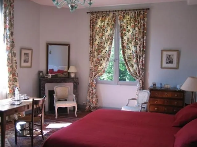 לינה וארוחת בוקר Les Longchamps